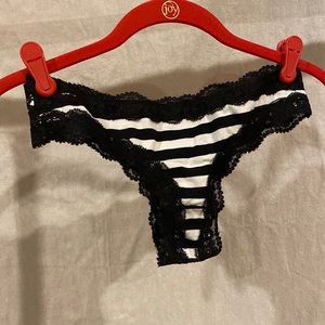 Lace/cotton thongs 5PK